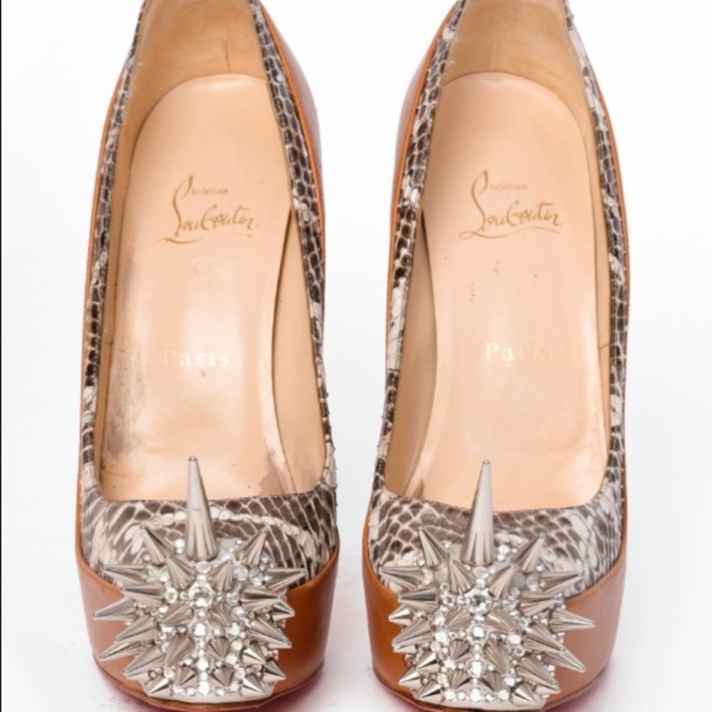 ‼️SOLD‼️ Authentic Christian Louboutin Asteroid 7